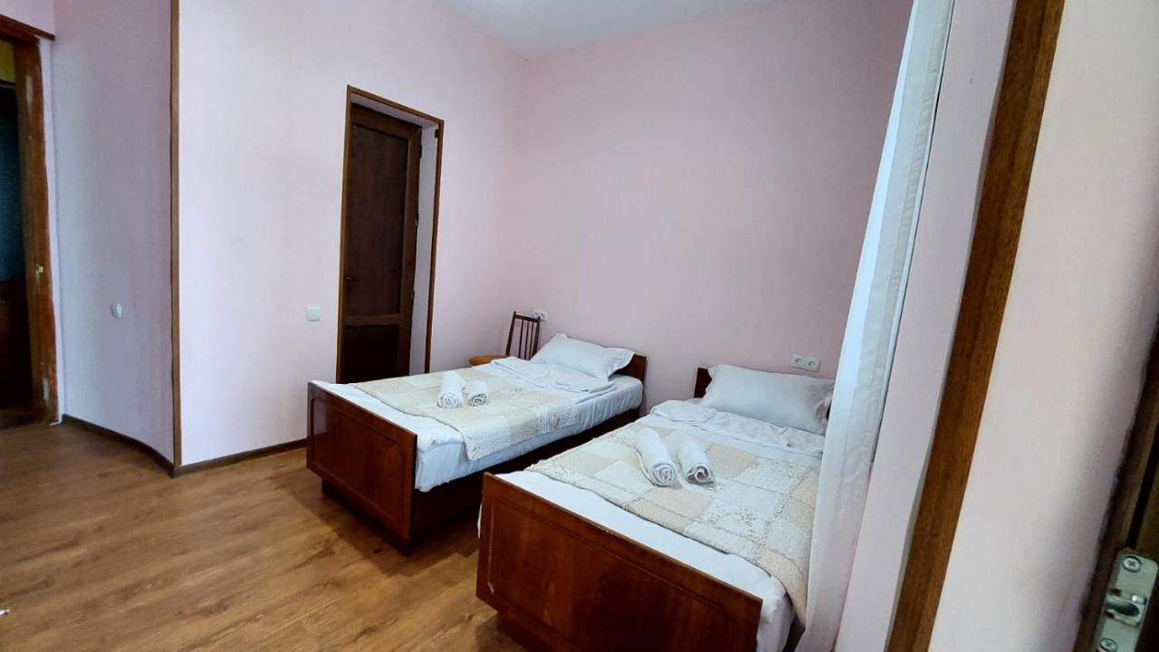 Guesthouse "Door" In Sighnaghi Exterior foto